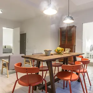 https://suite-gharraf-palermo-old-town.sicilyhotelsitaly.net
